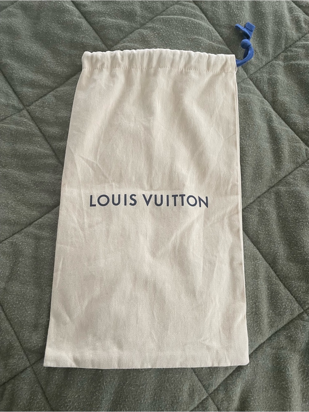 Louis Vuitton Cream Cotton Drawstring dust shoe bag with Blue Logo